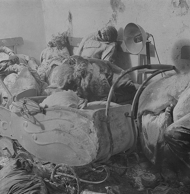 Нетаньяху пора писать свой ма.н кам.ф