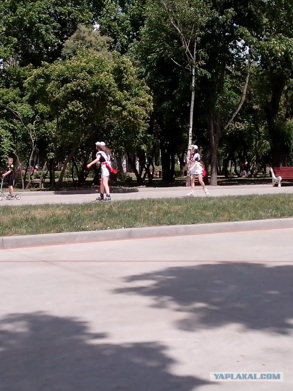 Школьницы на последнем звонке 2013
