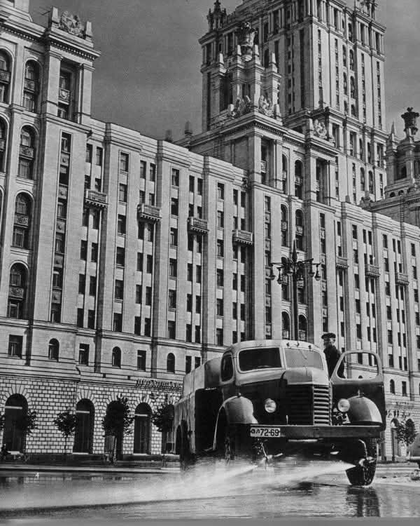 Москва и москвичи. Двадцатый век. 29.03.26