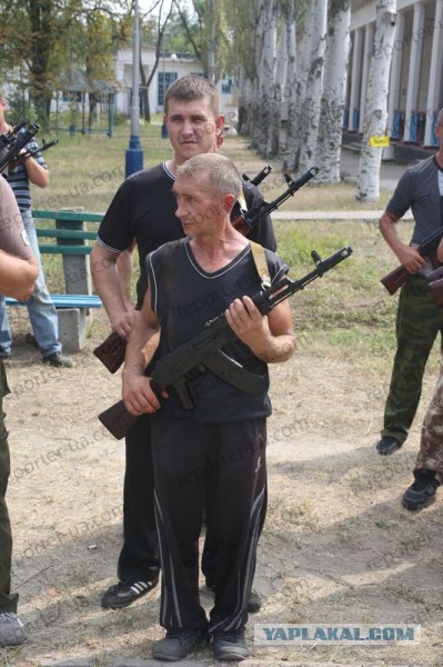 "Доблестные герои АТО" приехали в новую казарму...