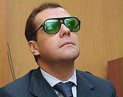 Медведев запретил россиянам выбрасывать окурки из окон поездов и автомобилей