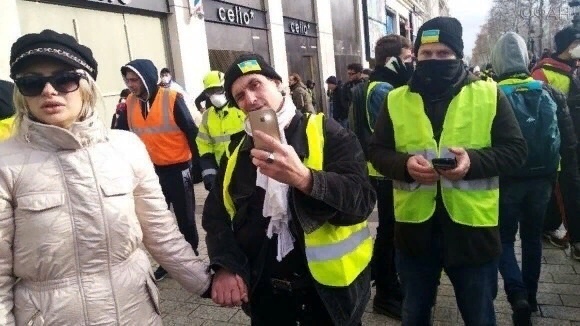 Против чего протестуют французы