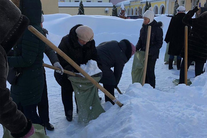 Как убирают снег на севере Японии