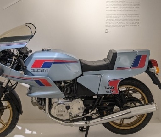 Ducati museo. Красивых мотоциклов пост
