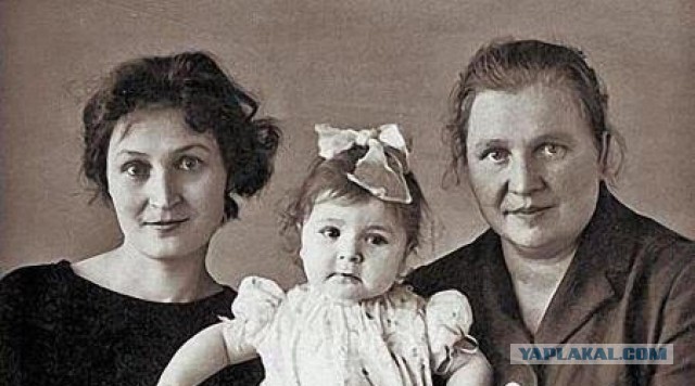 15 неожиданных фото отечественных знаменитостей, на которых их сложно узнать