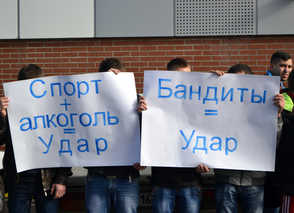 Кличко в Одессе тролит проплаченую массовку