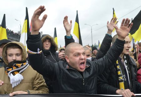 Аэропорты Крыма заблокированы российскими военными