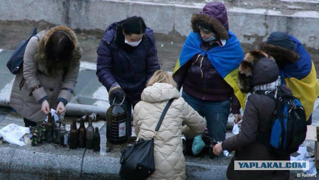 Украинские оккупанты напали на местных жителей До