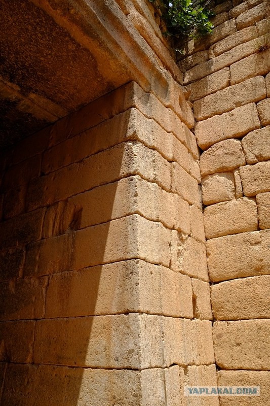 Базальтовый пол у пирамиды Хуфу