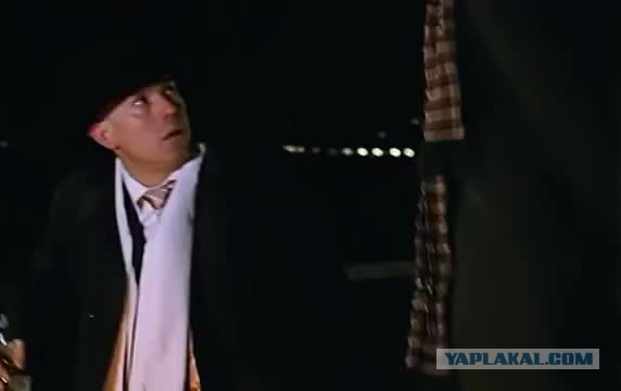 Видите этого чёрного чувака?
