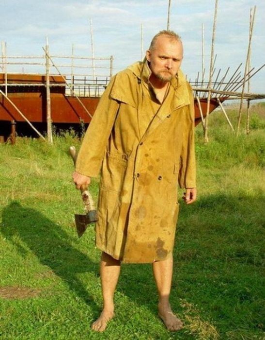 Пью сельское винишко