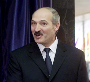 Лукашенко подписал поправки в закон «О президенте» по которым экс-главе Белоруссии полагается неприкосновенность
