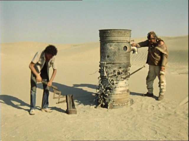 В Краснодаре с "платной водой" из колонки не забалуешь. Люди решили проблему