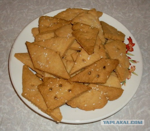 Сырные крекеры