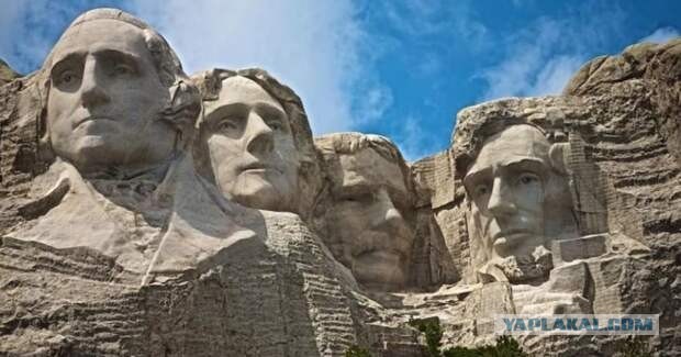В США портрет Трампа поместят на обложку паспорта