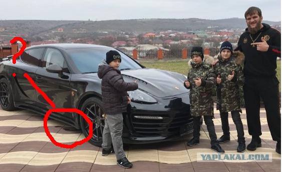 Несовершеннолетние сыновья Кадырова подарили своему тренеру Porsche