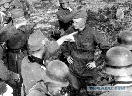 Советские солдаты в плену.