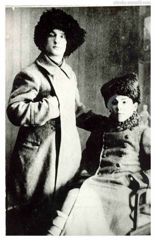 Полковник ГРУ Лев Маневич. Он похоронен в чужой стране под чужим именем и забыт своей страной