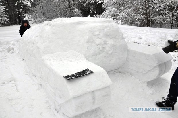 Процесс постройки снежного танка