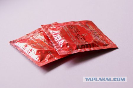 Американцев попросили перестать стирать презервативы
