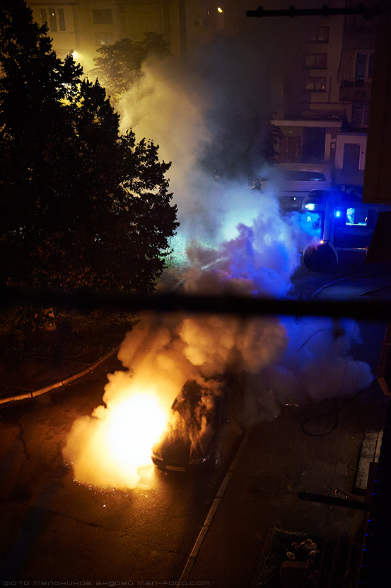 В Севастополе горят машины