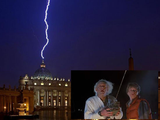 Папа римский Бенедикт XVI отрекся от престола