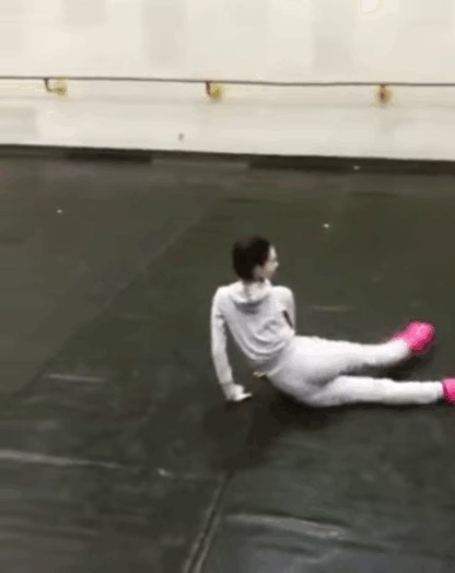 Разминка балерины