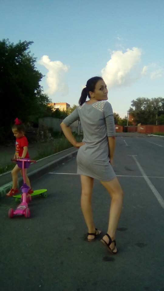 Девчонки, хватит кобениться перед фотиком