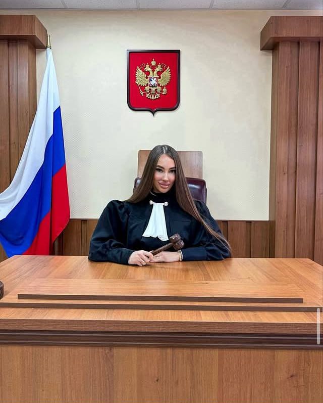 В Нижегородской области девушка внезапно полюбила своего погибшего на СВО мужа и требует денег.