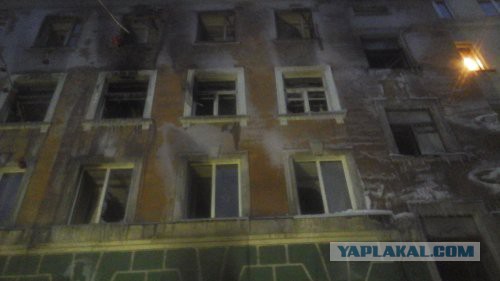 Жилой дом в центре Мурманска тушили более 12 часов