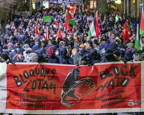 Жёсткие акции протеста против НАТО захлестнули канадский Монреаль