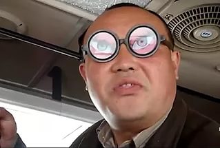 Что-то на этом фото настораживает...