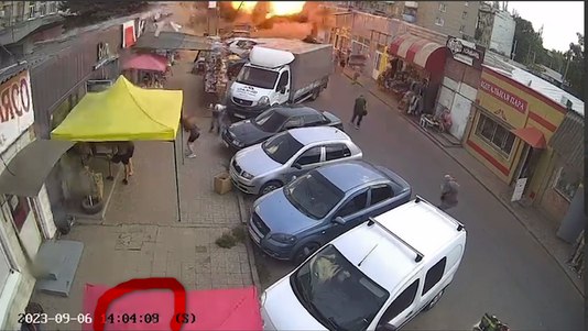 Центральный рынок в Константиновке Донецкой области (под контролем Украины) подвергся обстрелу