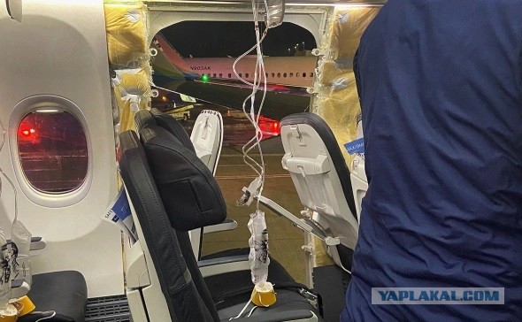 Работа над МС-21 кипит: в Иркутске собрали уже 8-й серийный комплект новейшего пассажирского лайнера, сейчас идет сборка 10-го