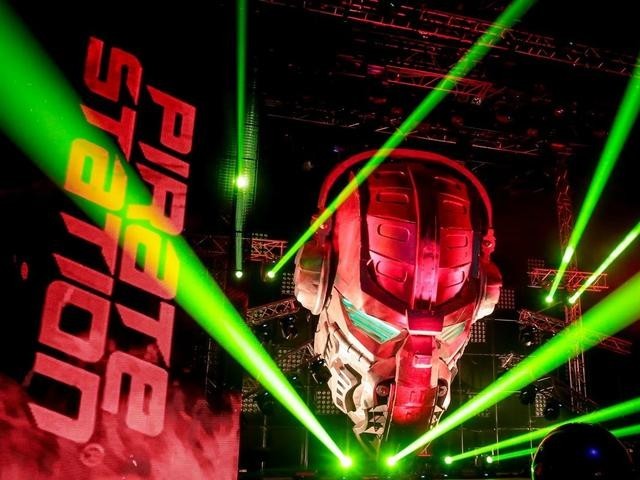 Когда приходишь домой подгашенный и пытаешься не палиться