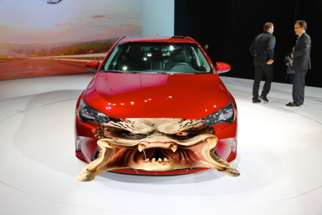 Toyota показала обновленную Camry