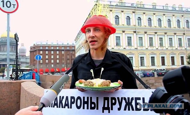 Самарского депутата вызвали на ковер в губдуму за просмотр послания Путина с лапшой на ушах
