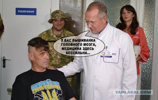 В Киеве у здания МВД сотни полицейских