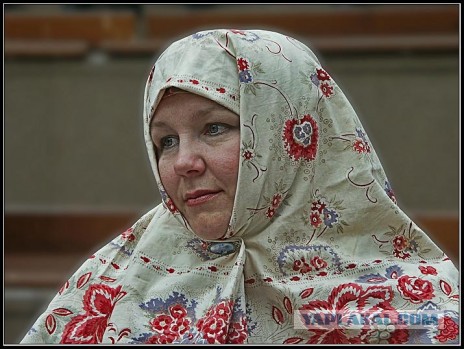 Мужчина заставил мусульманку избавиться от хиджба под угрозой поджечь заживо