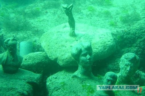 Мыс Тарханкут - самая западная точка Крыма.