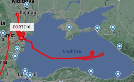 RQ-4 Global Hawk приближается к полуострову Крым