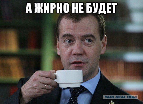 Когда ешь с подругой после шести вечера