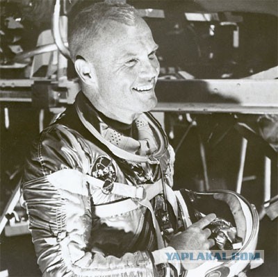 Скончался Джон Гленн,первый астронавт США, совершивший орбитальный космический полёт.