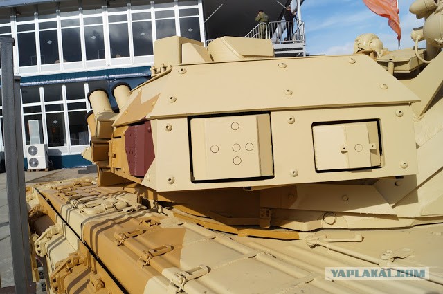 Танк Т-72Б3 с комплексом активной защиты Т09-06