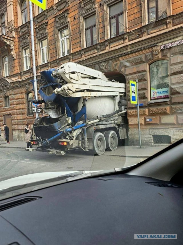 Стяжка пола в WhiteBox от ПИКа