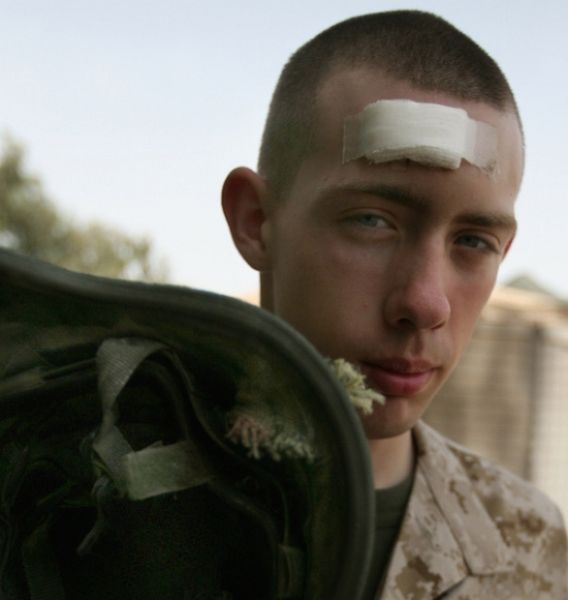 Как каски спасают солдатские жизни