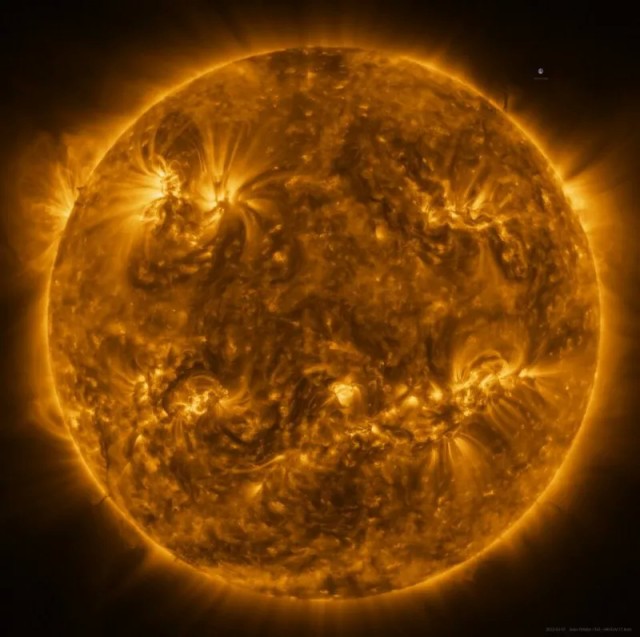 Зонд Solar Orbiter сделал самый четкий в истории снимок короны Солнца