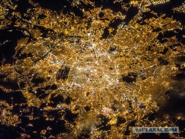 NASA опубликовало снимок ночной Москвы