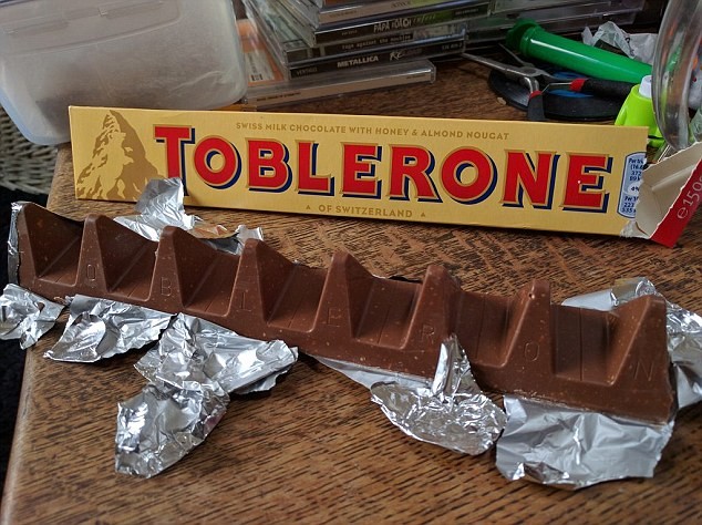«Мне бы было стыдно дарить такое»: британцев разгневала новая экономичная форма Toblerone