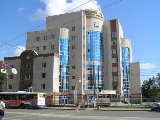 Неоправданно роскошные дворцы Пенсионного фонда в разных городах
